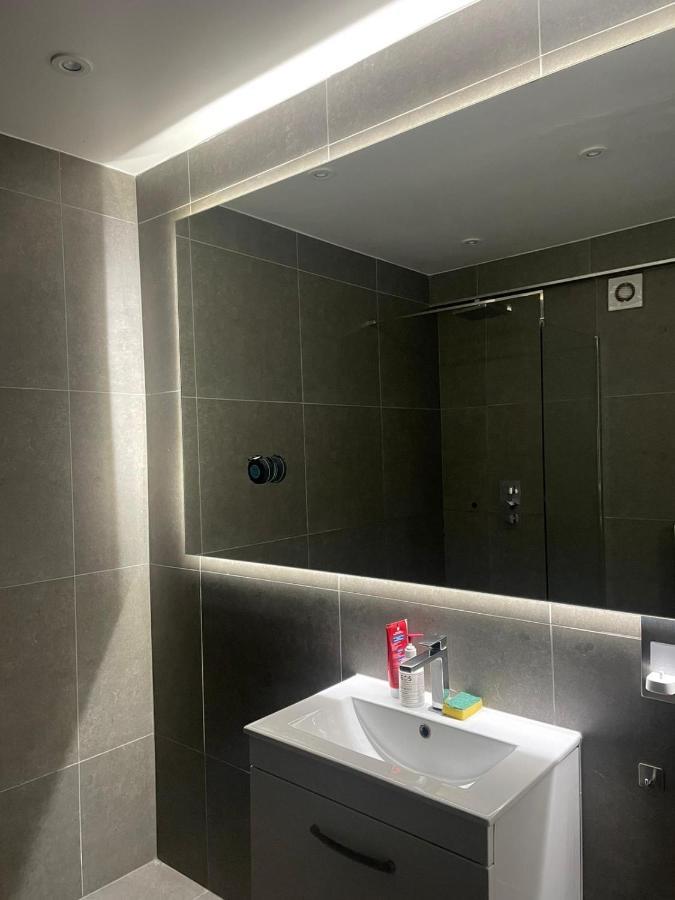 Balham, South London Spacious Guest House 1, 6 Rooms Available Ngoại thất bức ảnh