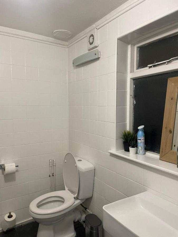 Balham, South London Spacious Guest House 1, 6 Rooms Available Ngoại thất bức ảnh