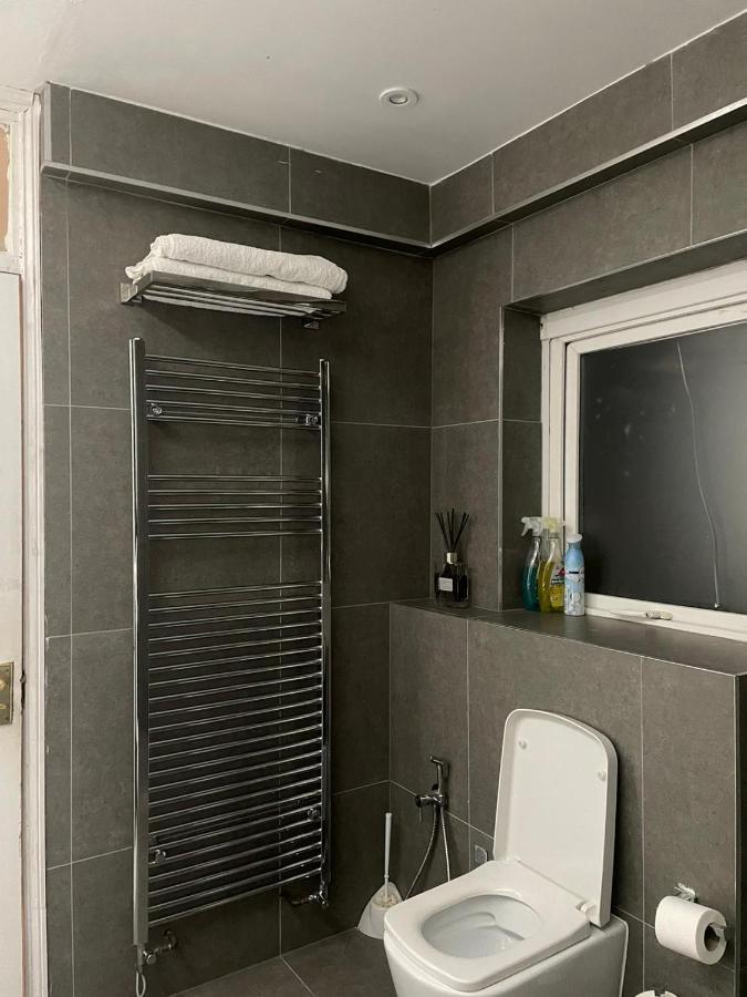 Balham, South London Spacious Guest House 1, 6 Rooms Available Ngoại thất bức ảnh