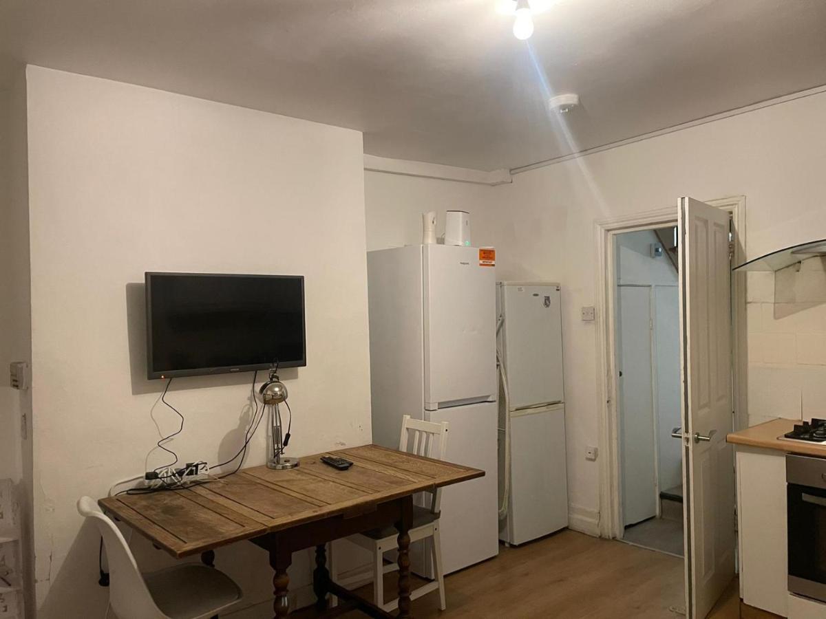Balham, South London Spacious Guest House 1, 6 Rooms Available Ngoại thất bức ảnh