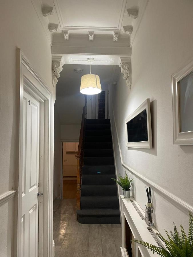 Balham, South London Spacious Guest House 1, 6 Rooms Available Ngoại thất bức ảnh